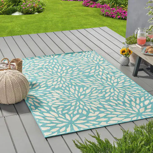 Outdoor Rug, Blue and Ivory Floral, 7'6" x 5'3"